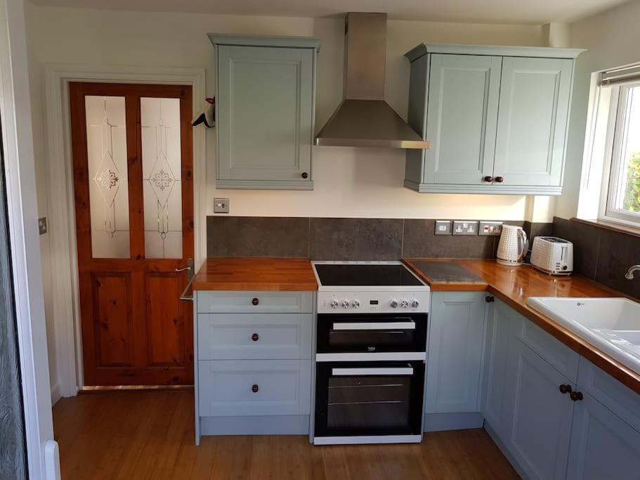 Atlantic Retreat - 5 Minute Stroll From The Beach Bude Exterior foto
